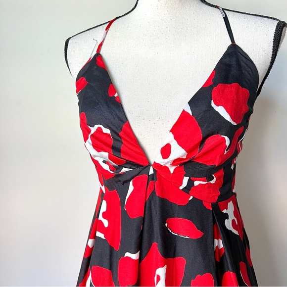 NWT FASHION NOVA Jacie Floral Ruffled Maxi Dress—SZ. Medium - Picture 14 of 17